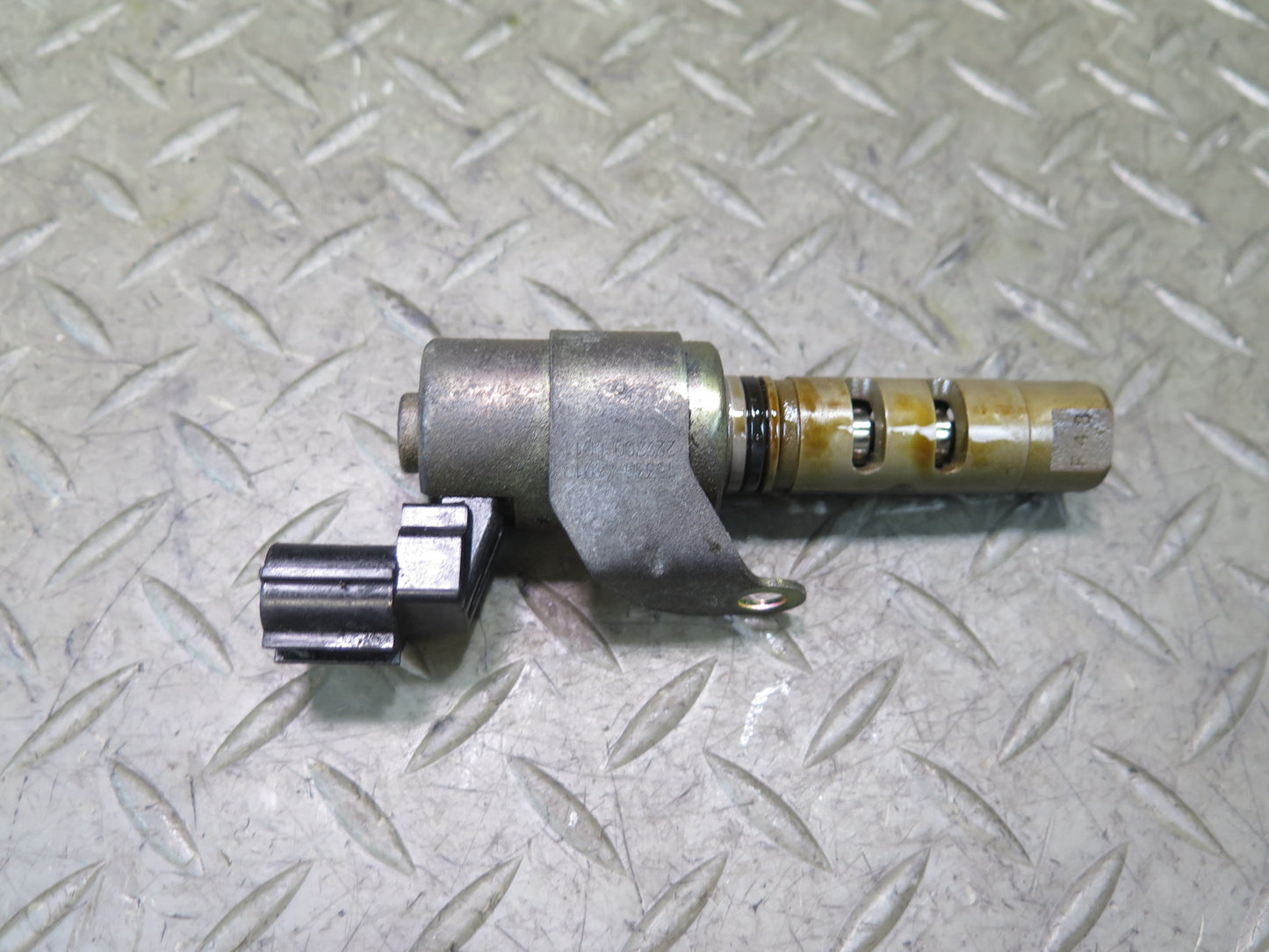 98-05 Lexus JCE10L IS300 GS300 SC300 2JZGE Vvti Oil Control Solenoid OEM