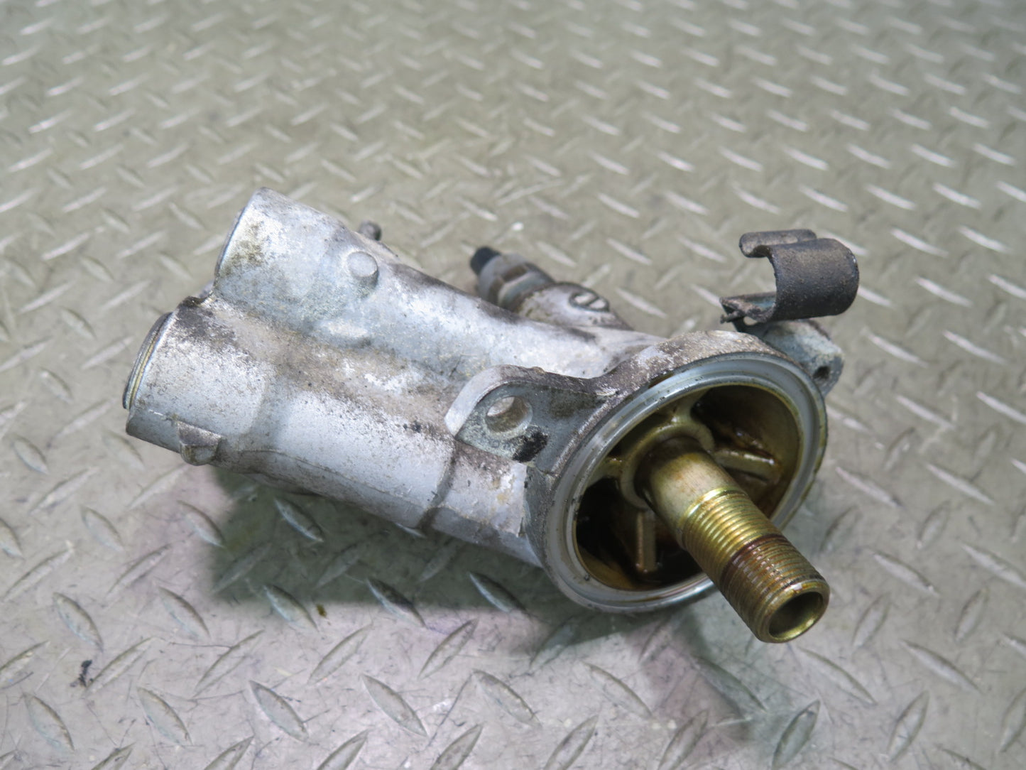 01-05 Lexus GS300 IS300 2JZGE Vvt-i Engine Oil Filter Housing w Sensor OEM