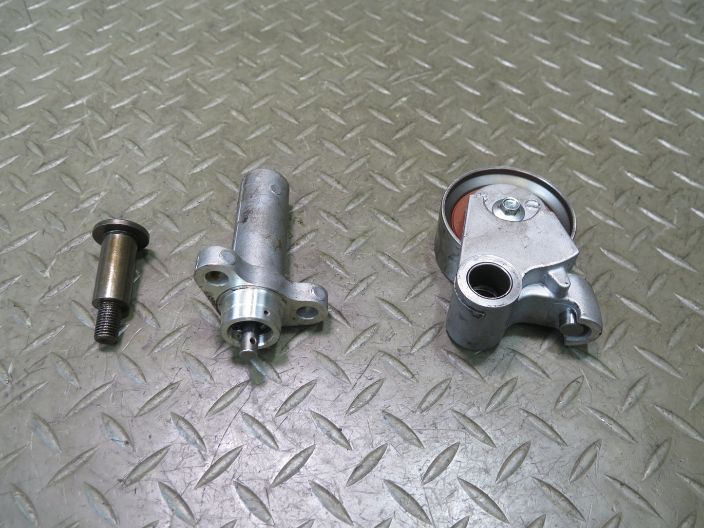 01-05 Lexus IS300 JCE10L 2JZGE Timing Belt Tensioner w Bolt Set NTN