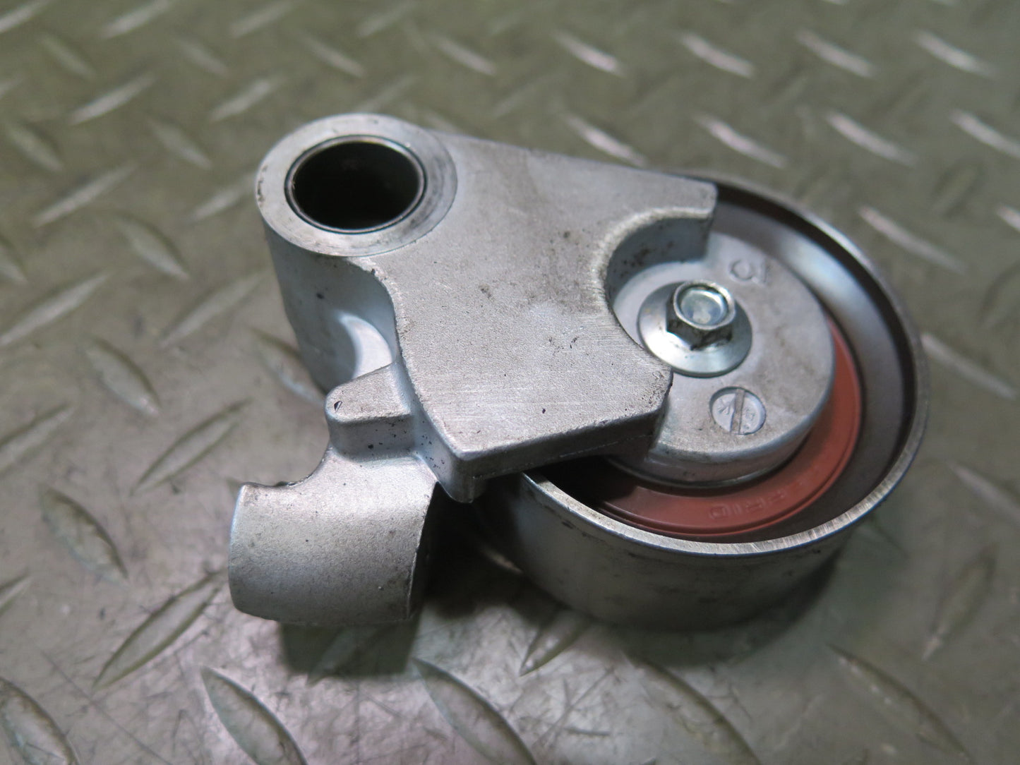 01-05 Lexus IS300 JCE10L 2JZGE Timing Belt Tensioner w Bolt Set NTN
