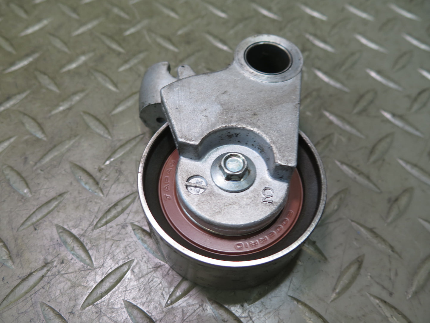 01-05 Lexus IS300 JCE10L 2JZGE Timing Belt Tensioner w Bolt Set NTN