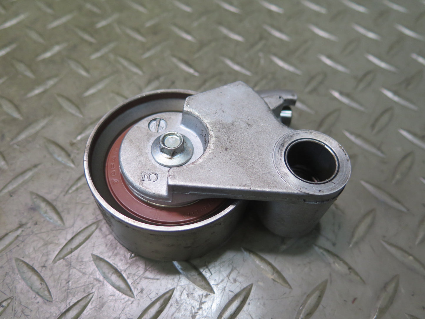 01-05 Lexus IS300 JCE10L 2JZGE Timing Belt Tensioner w Bolt Set NTN