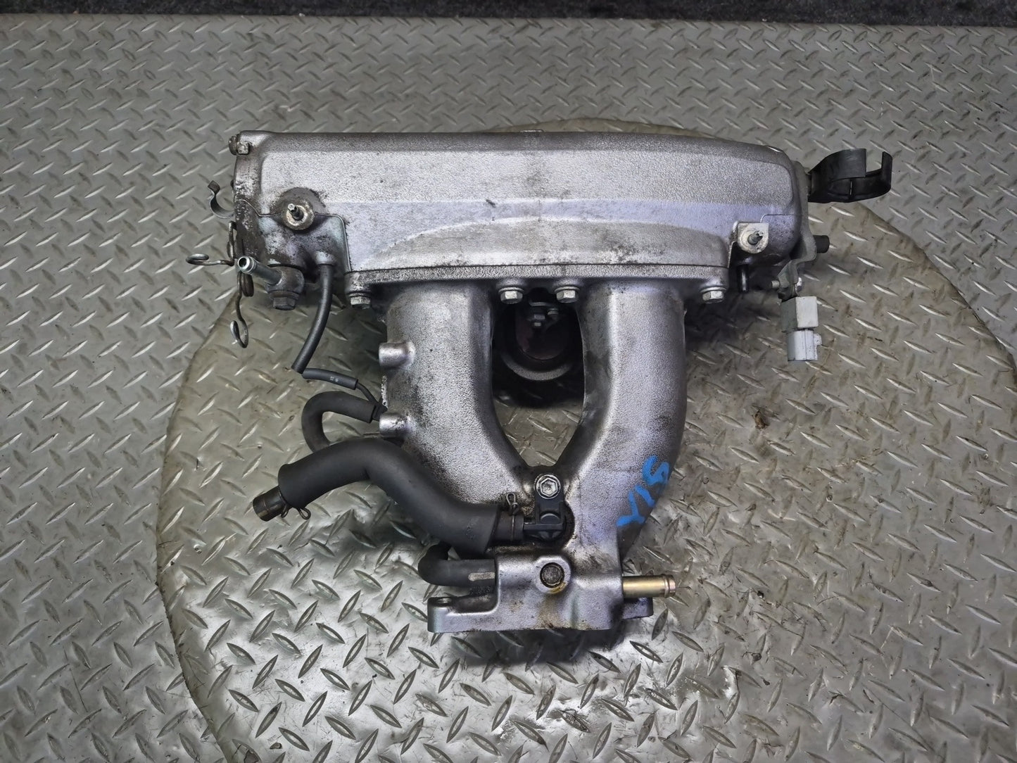 01-05 Lexus IS300 2JZGE Vvt-i Upper Intake Manifold w Hardware Set OEM