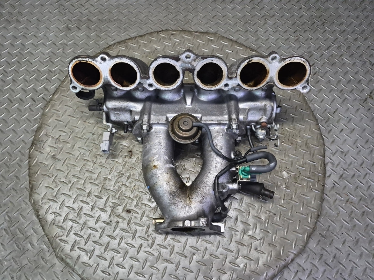 01-05 Lexus IS300 2JZGE Vvt-i Upper Intake Manifold w Hardware Set OEM