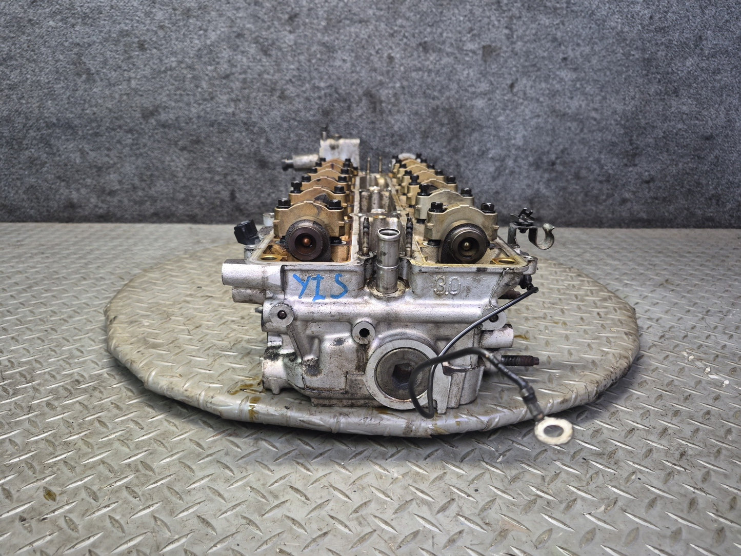01-05 Lexus JCE10L IS300 GS300 2JZGE Vvti Engine Cylinder Head w Camshafts OEM
