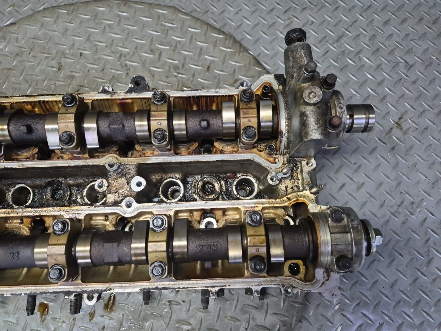 01-05 Lexus JCE10L IS300 GS300 2JZGE Vvti Engine Cylinder Head w Camshafts OEM