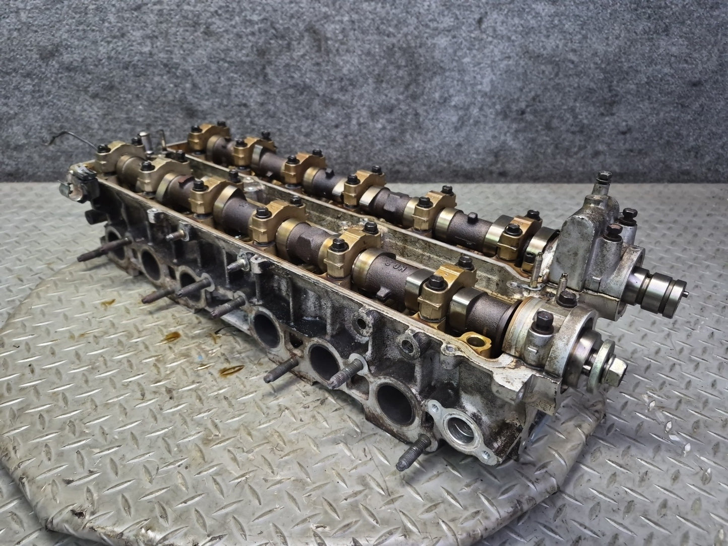 01-05 Lexus JCE10L IS300 GS300 2JZGE Vvti Engine Cylinder Head w Camshafts OEM