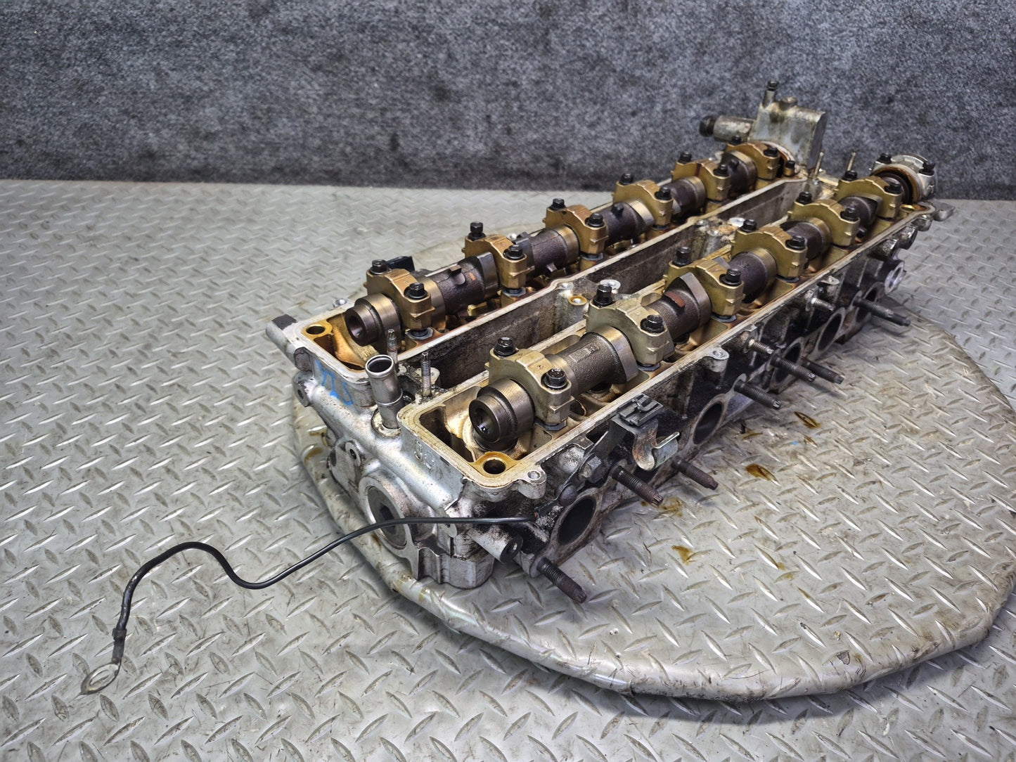 01-05 Lexus JCE10L IS300 GS300 2JZGE Vvti Engine Cylinder Head w Camshafts OEM