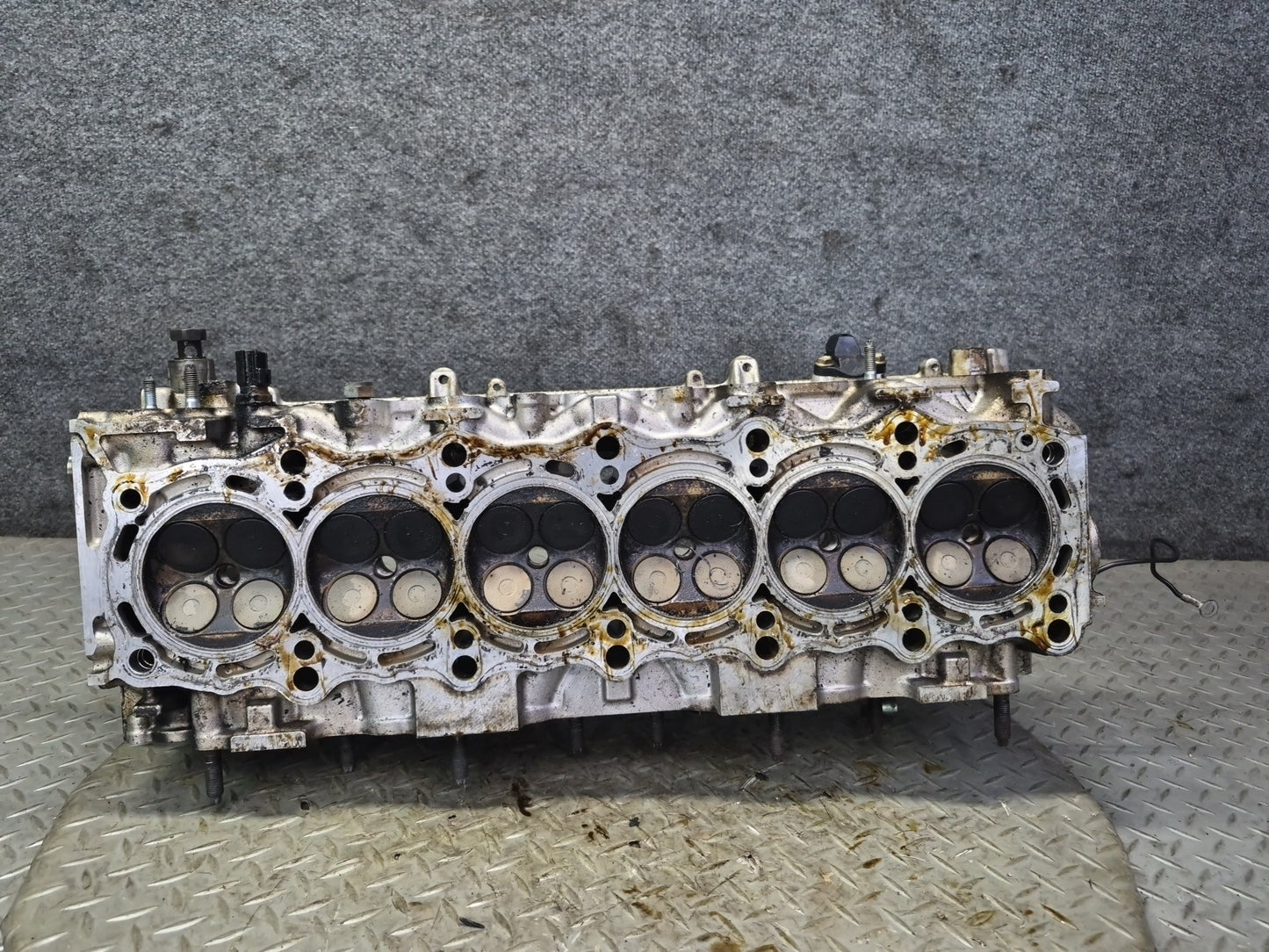 01-05 Lexus JCE10L IS300 GS300 2JZGE Vvti Engine Cylinder Head w Camshafts OEM