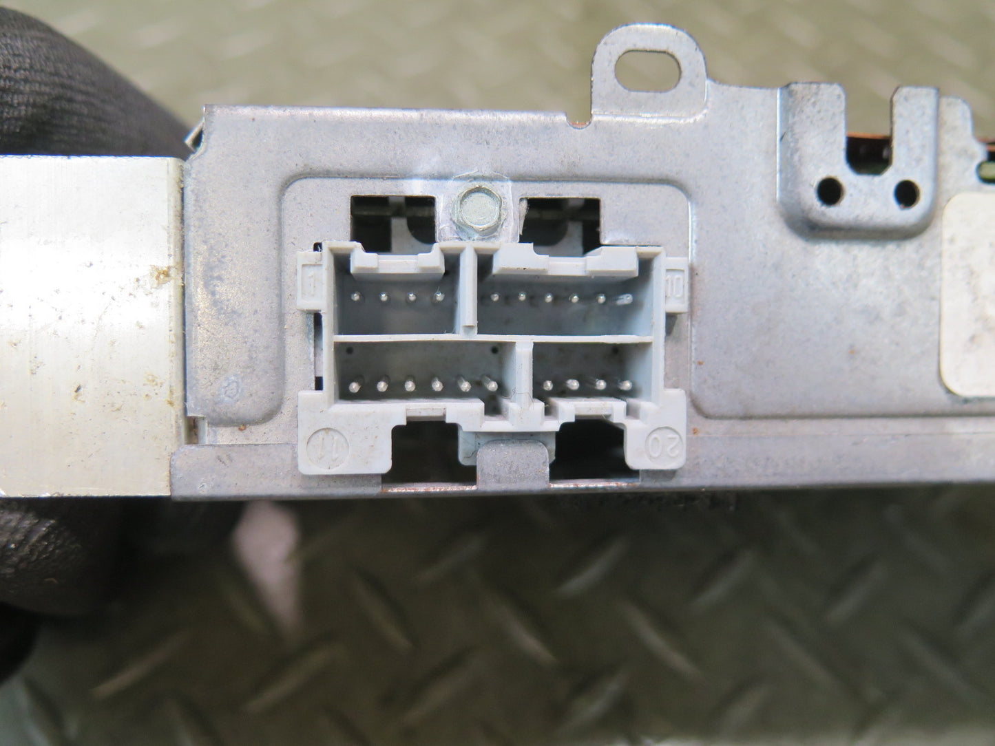 94-96 Chevrolet Corvette C4 Radio Receiver Control Module 16169541 OEM