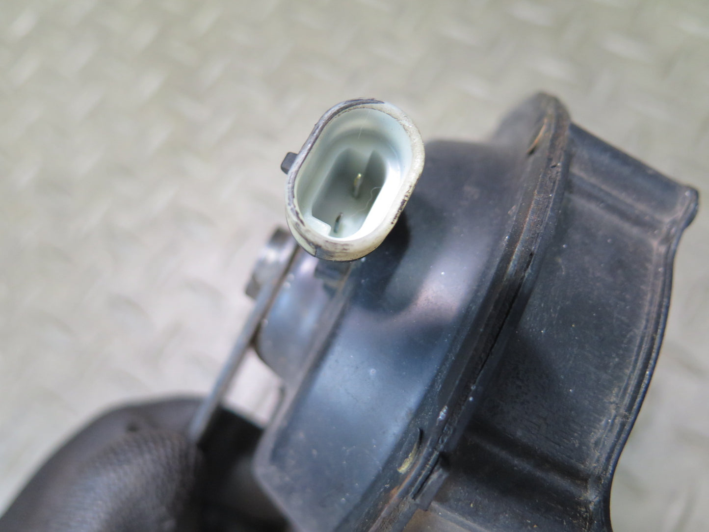 84-96 Chevrolet Corvette C4 Set of 2 A & F Note Horn Signal OEM
