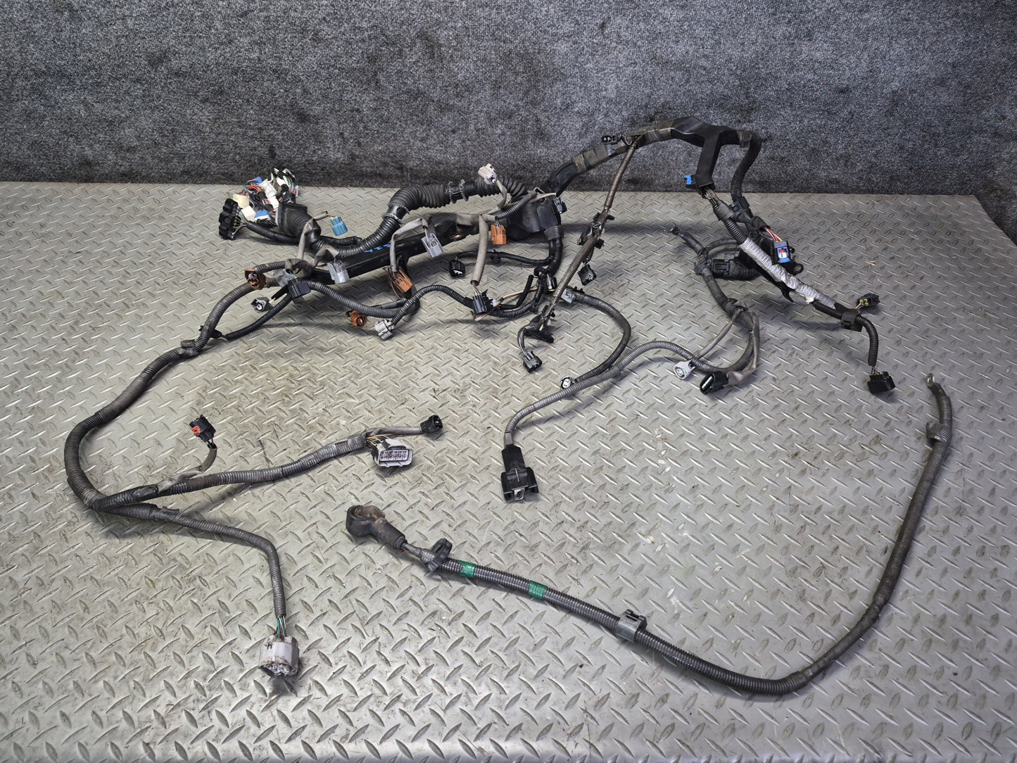 02-05 Lexus JCE10L IS300 2JZGE A/T Engine Wiring Harness 82121-53101 OEM
