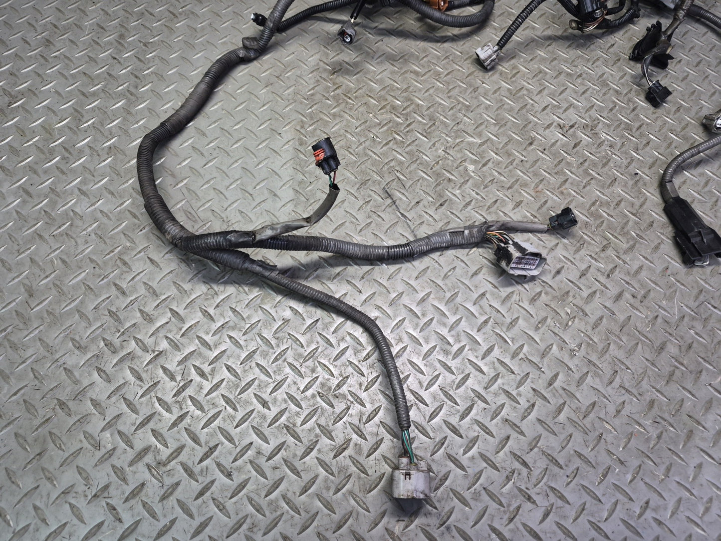 02-05 Lexus JCE10L IS300 2JZGE A/T Engine Wiring Harness 82121-53101 OEM