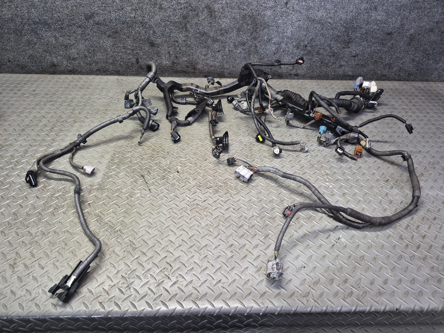 02-05 Lexus JCE10L IS300 2JZGE A/T Engine Wiring Harness 82121-53101 OEM