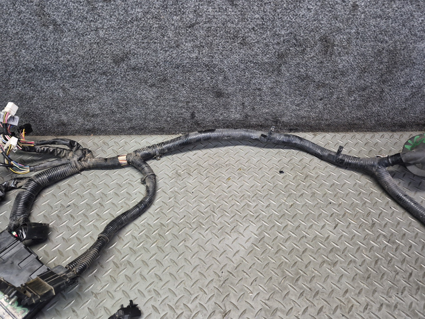 2006 Nissan 350Z Z33 Convert M/T Under Hood Wire Wiring Harness w Fuse Box OEM
