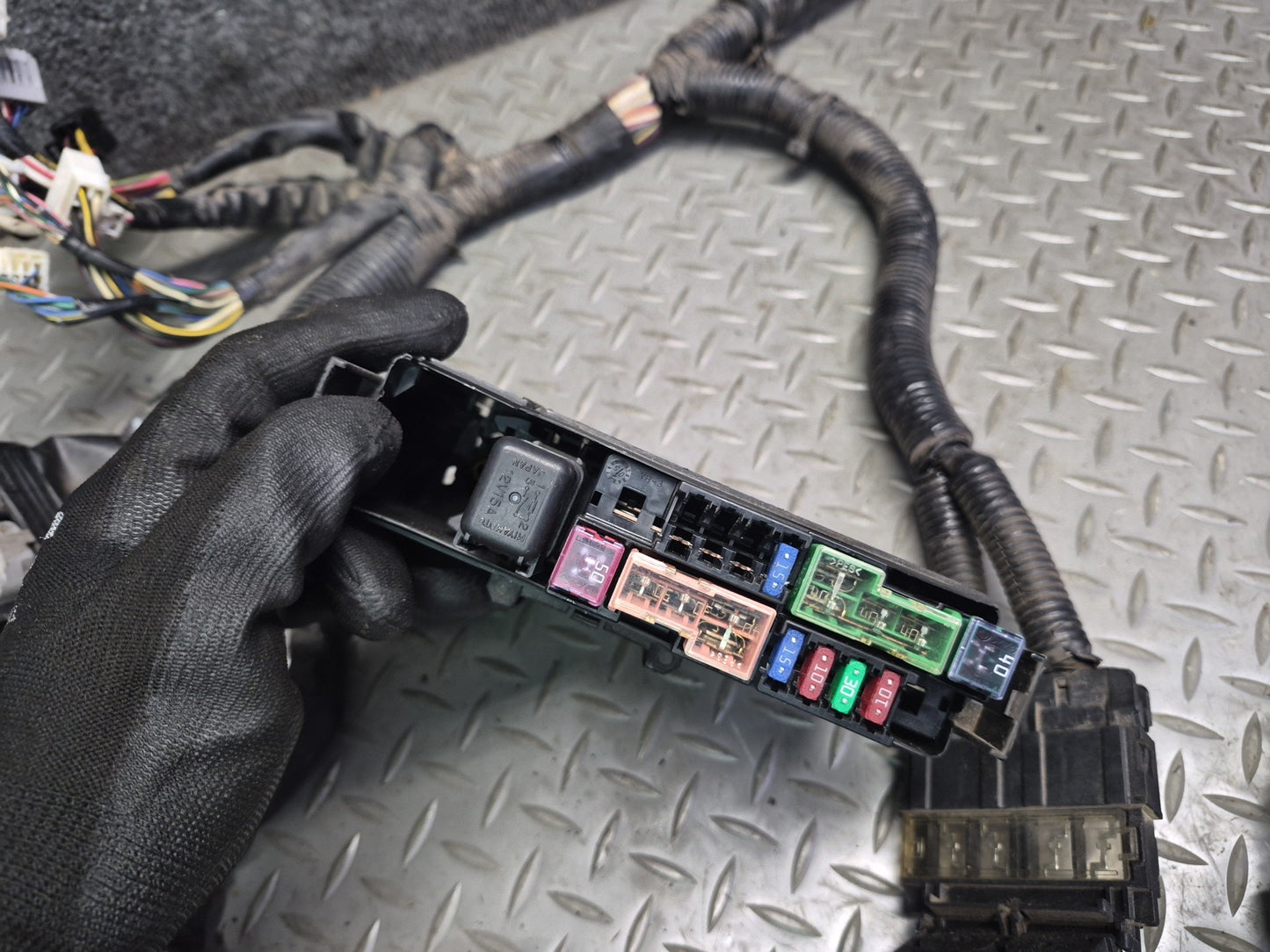 2006 Nissan 350Z Z33 Convert M/T Under Hood Wire Wiring Harness w Fuse Box OEM