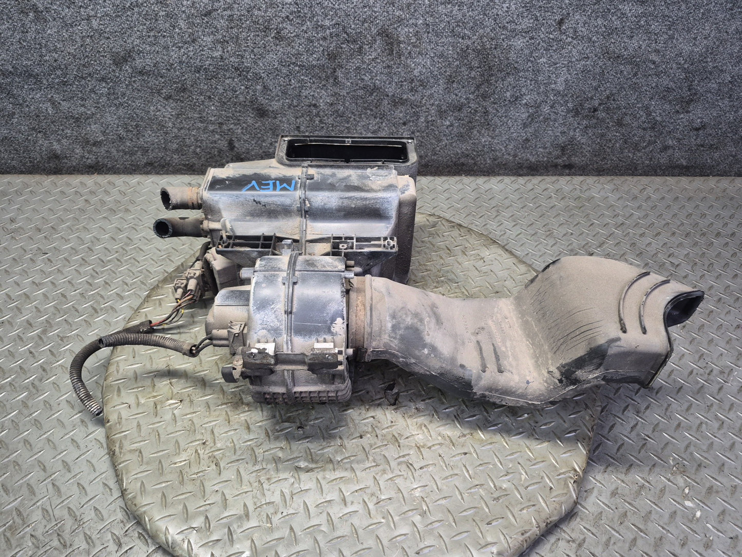 99-03 VW Eurovan T4 Front Hvac Blower Motor Climate Box w Duct 701820024B OEM