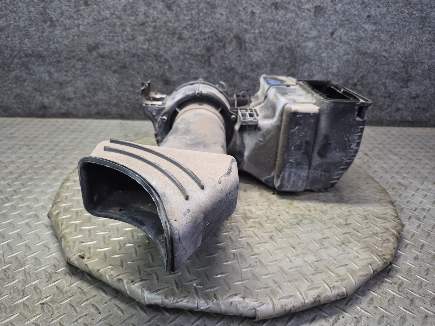 99-03 VW Eurovan T4 Front Hvac Blower Motor Climate Box w Duct 701820024B OEM