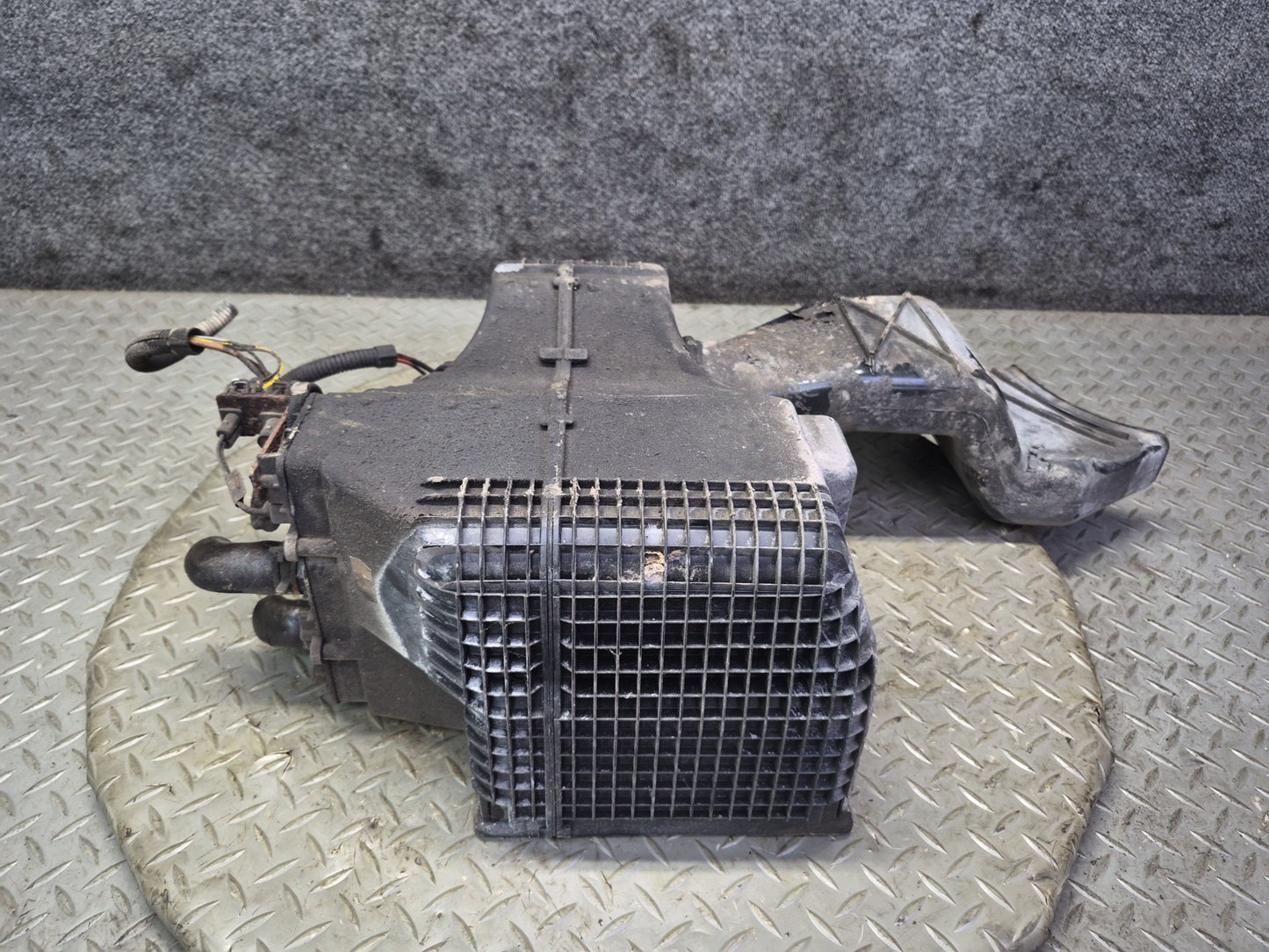 99-03 VW Eurovan T4 Front Hvac Blower Motor Climate Box w Duct 701820024B OEM