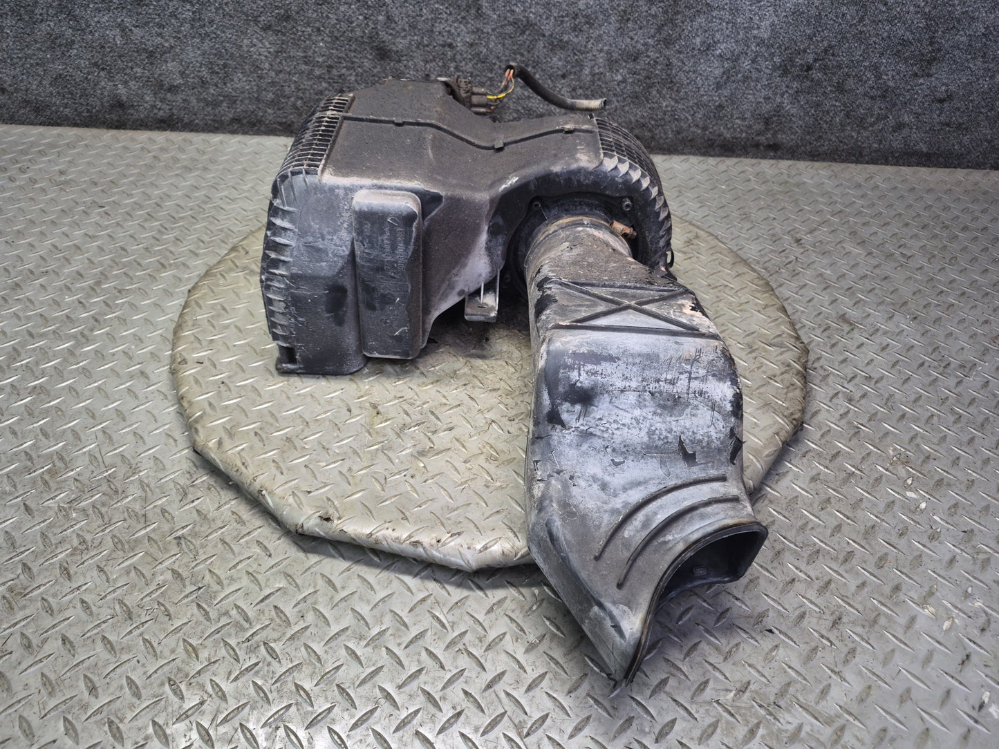 99-03 VW Eurovan T4 Front Hvac Blower Motor Climate Box w Duct 701820024B OEM