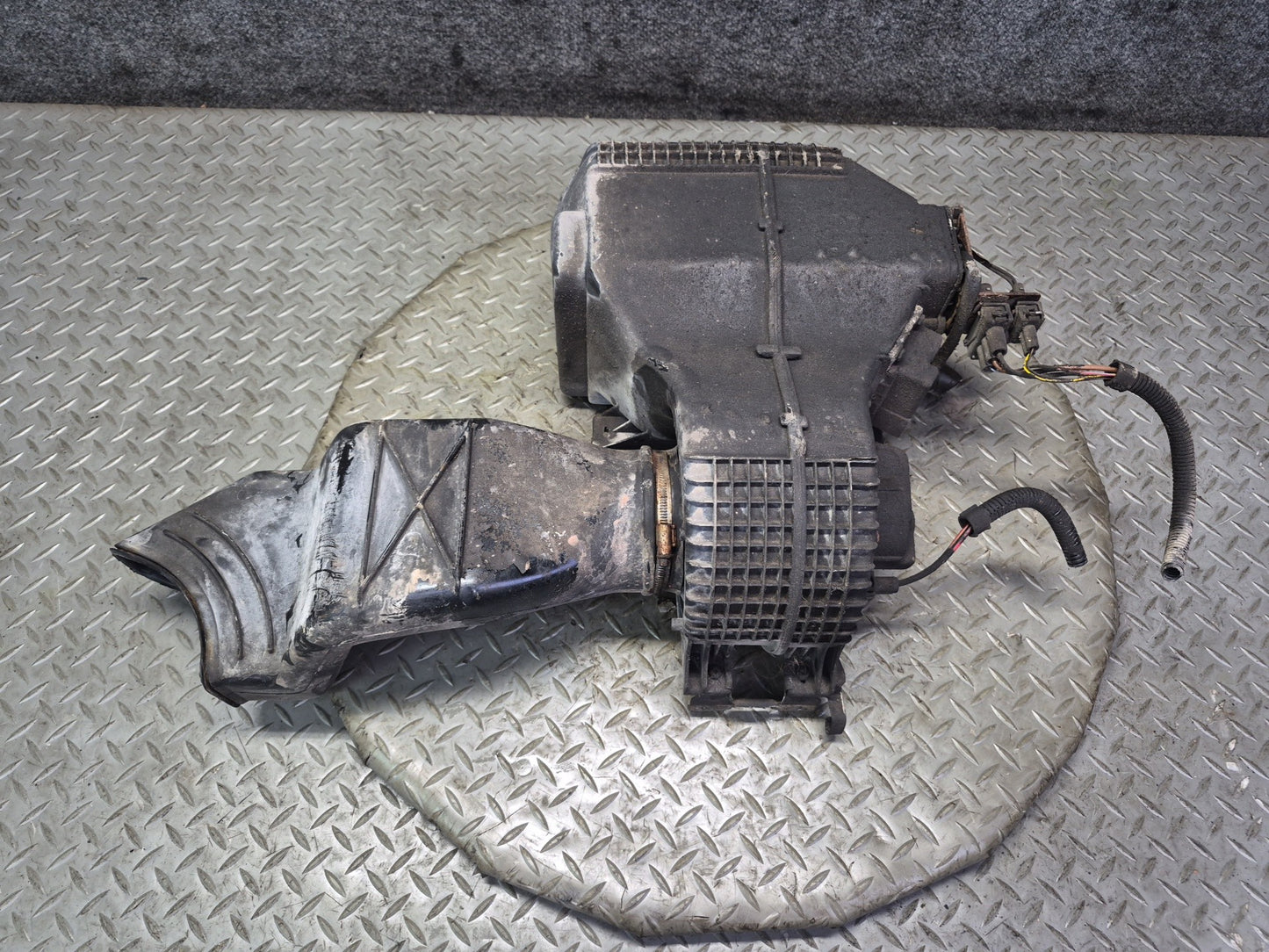 99-03 VW Eurovan T4 Front Hvac Blower Motor Climate Box w Duct 701820024B OEM