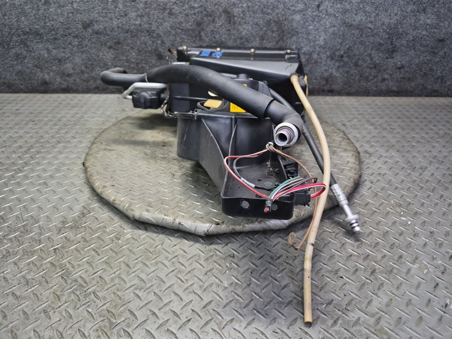 99-03 VW Eurovan T4 Rear Hvac A/C Evaporator Blower Motor Climate Box OEM