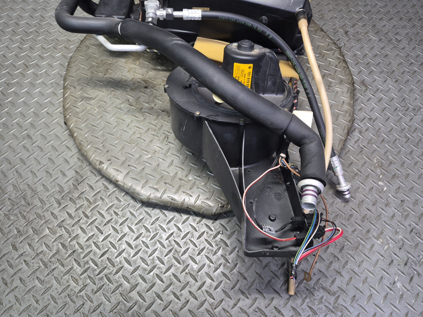 99-03 VW Eurovan T4 Rear Hvac A/C Evaporator Blower Motor Climate Box OEM