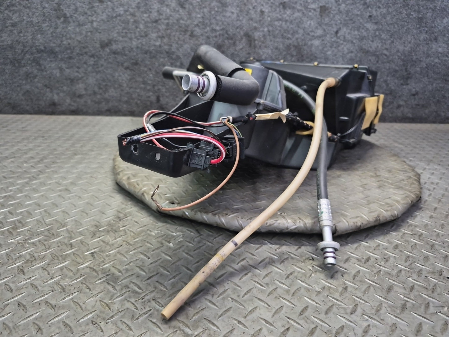 99-03 VW Eurovan T4 Rear Hvac A/C Evaporator Blower Motor Climate Box OEM