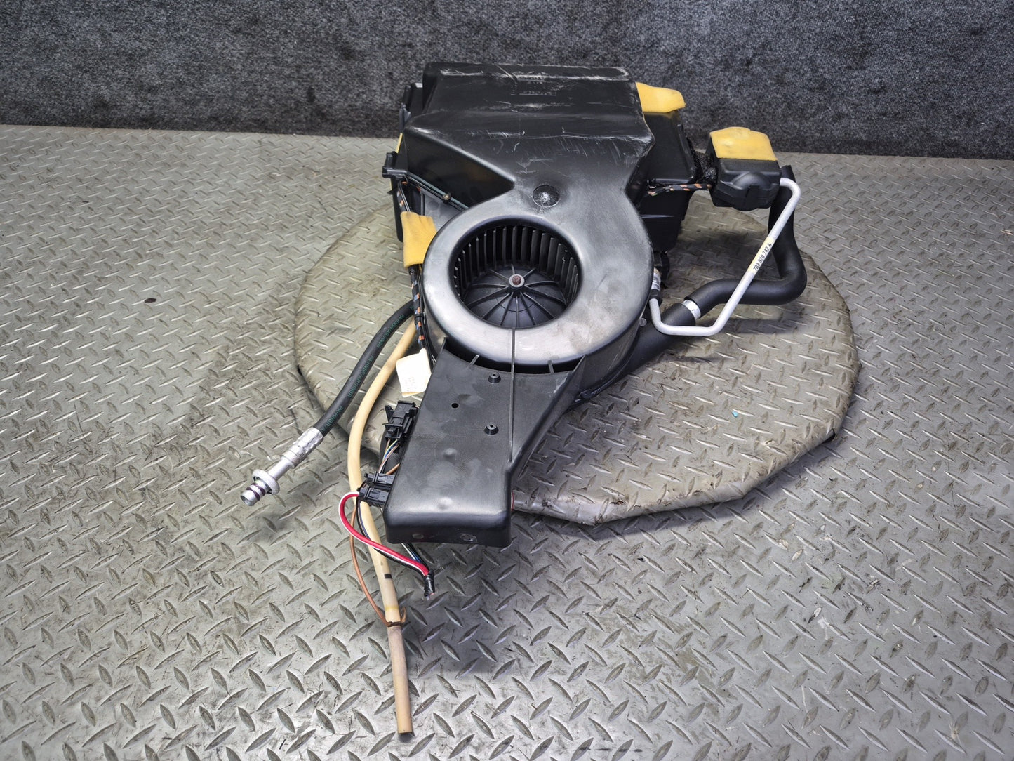 99-03 VW Eurovan T4 Rear Hvac A/C Evaporator Blower Motor Climate Box OEM