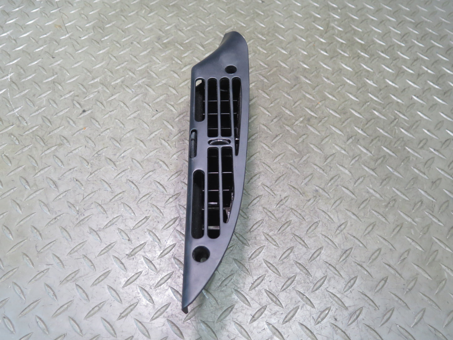 90-96 Chevrolet Corvette C4 Dash Front Right A/C Air Vent Grille 10086046 OEM
