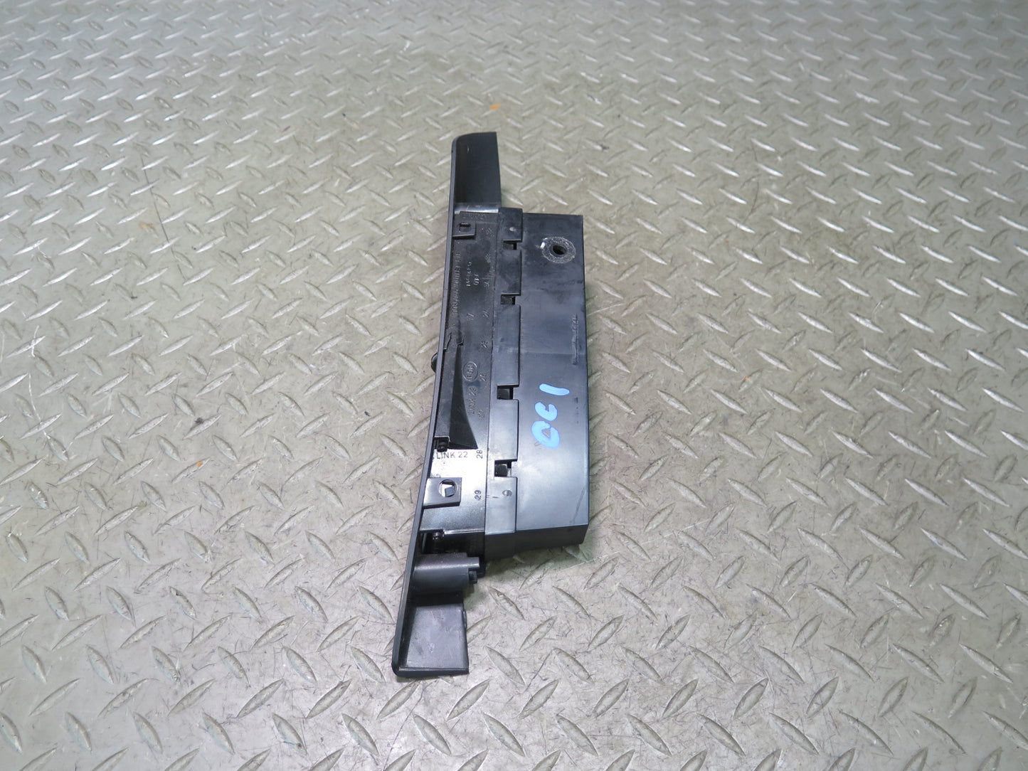 90-96 Chevrolet Corvette C4 Dash Front Right A/C Air Vent Grille 10086046 OEM