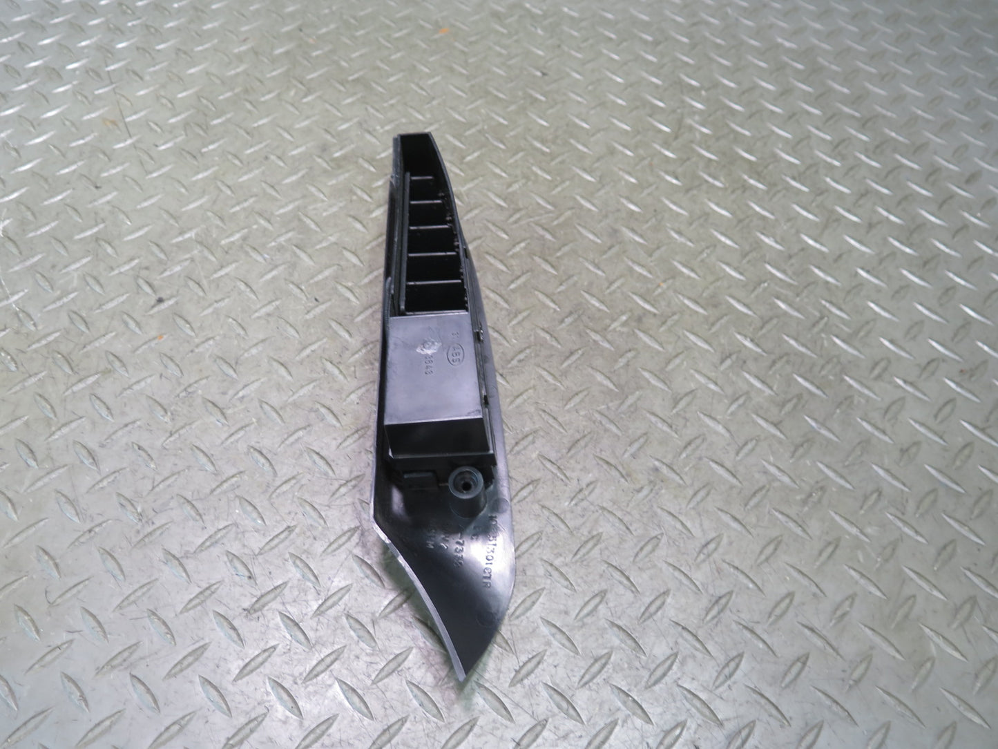 90-96 Chevrolet Corvette C4 Dash Front Right A/C Air Vent Grille 10086046 OEM