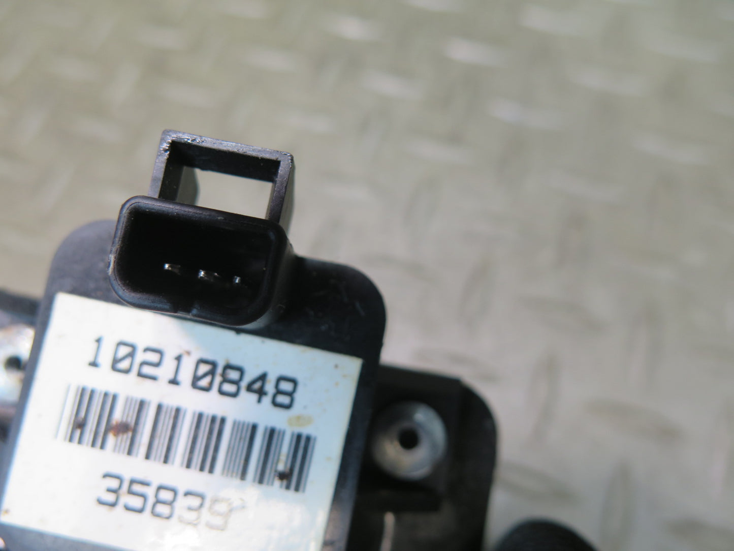 94-96 Chevrolet Corvette C4 Lateral Accelerometer Sensor 10210848 OEM