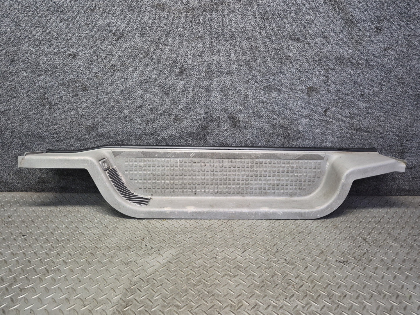 99-03 VW Eurovan T4 Right Door Sliding Step Trim Panel 701863726B OEM