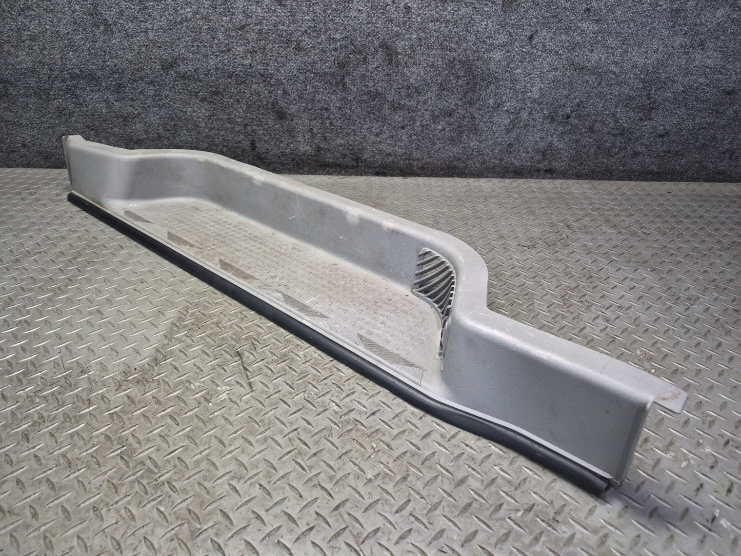 99-03 VW Eurovan T4 Right Door Sliding Step Trim Panel 701863726B OEM