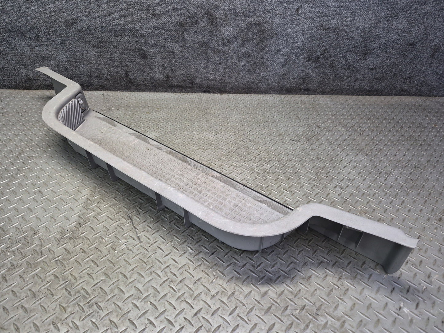 99-03 VW Eurovan T4 Right Door Sliding Step Trim Panel 701863726B OEM