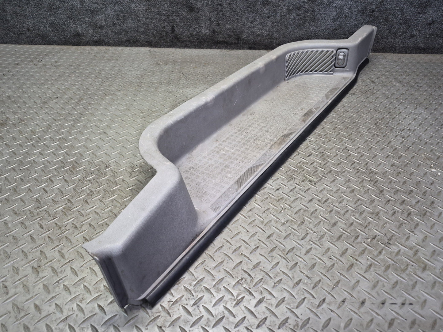99-03 VW Eurovan T4 Right Door Sliding Step Trim Panel 701863726B OEM