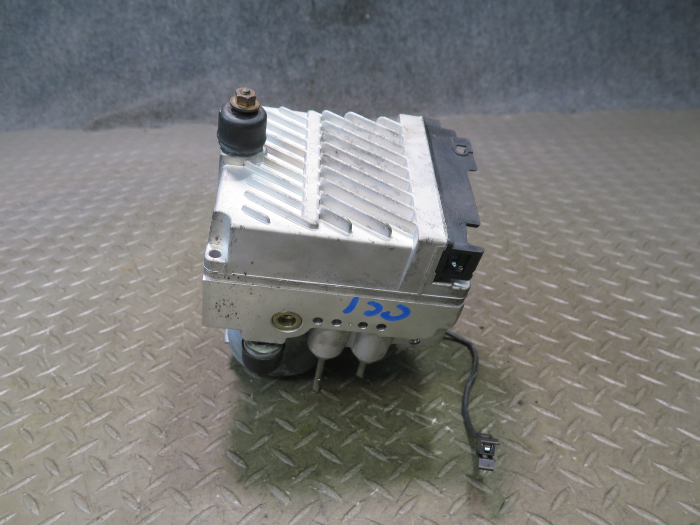 1995 Chevrolet Corvette C4 Anti Lock Brake ABS Pump Module 12521972 OEM