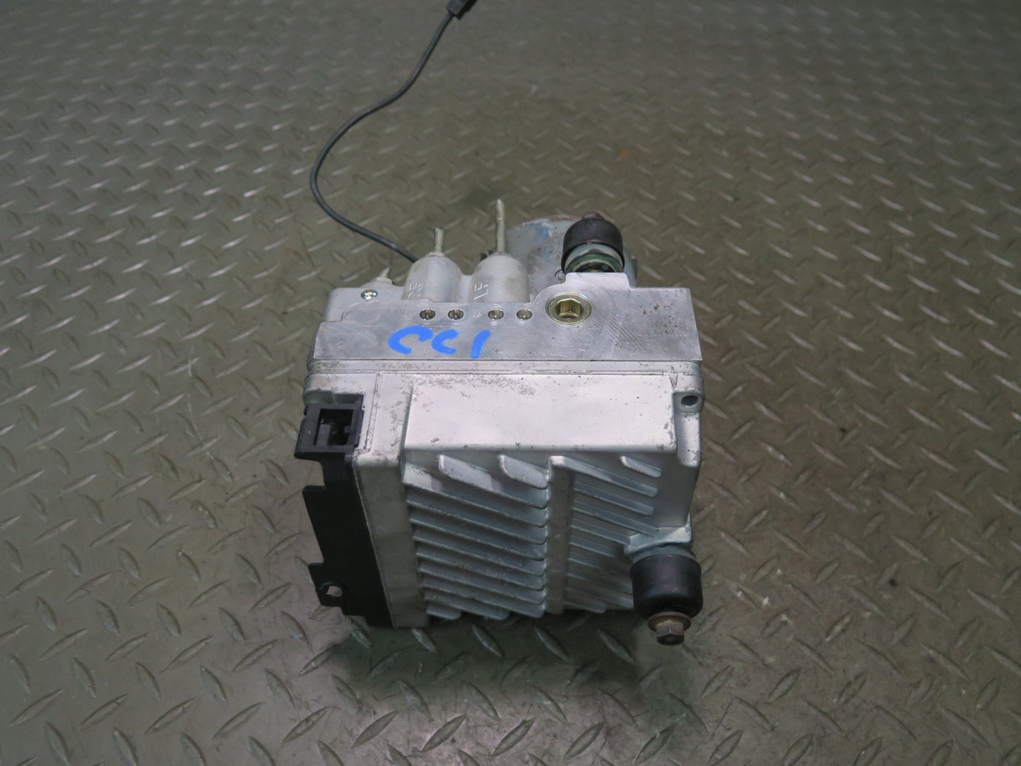1995 Chevrolet Corvette C4 Anti Lock Brake ABS Pump Module 12521972 OEM