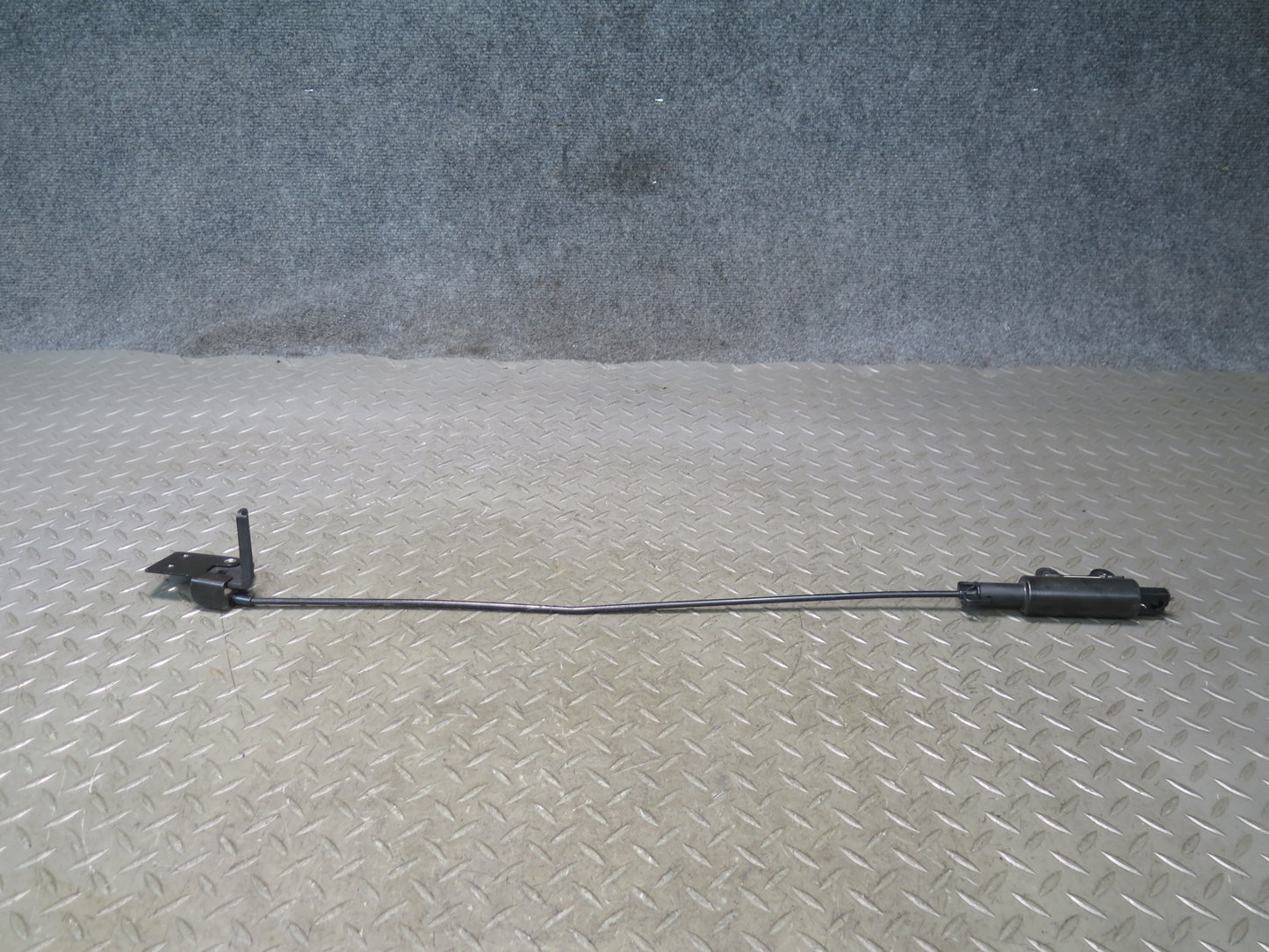 92-96 Chevrolet Corvette C4 Convertible Set of 2 TOP Roof Tonneau Lock Latch OEM