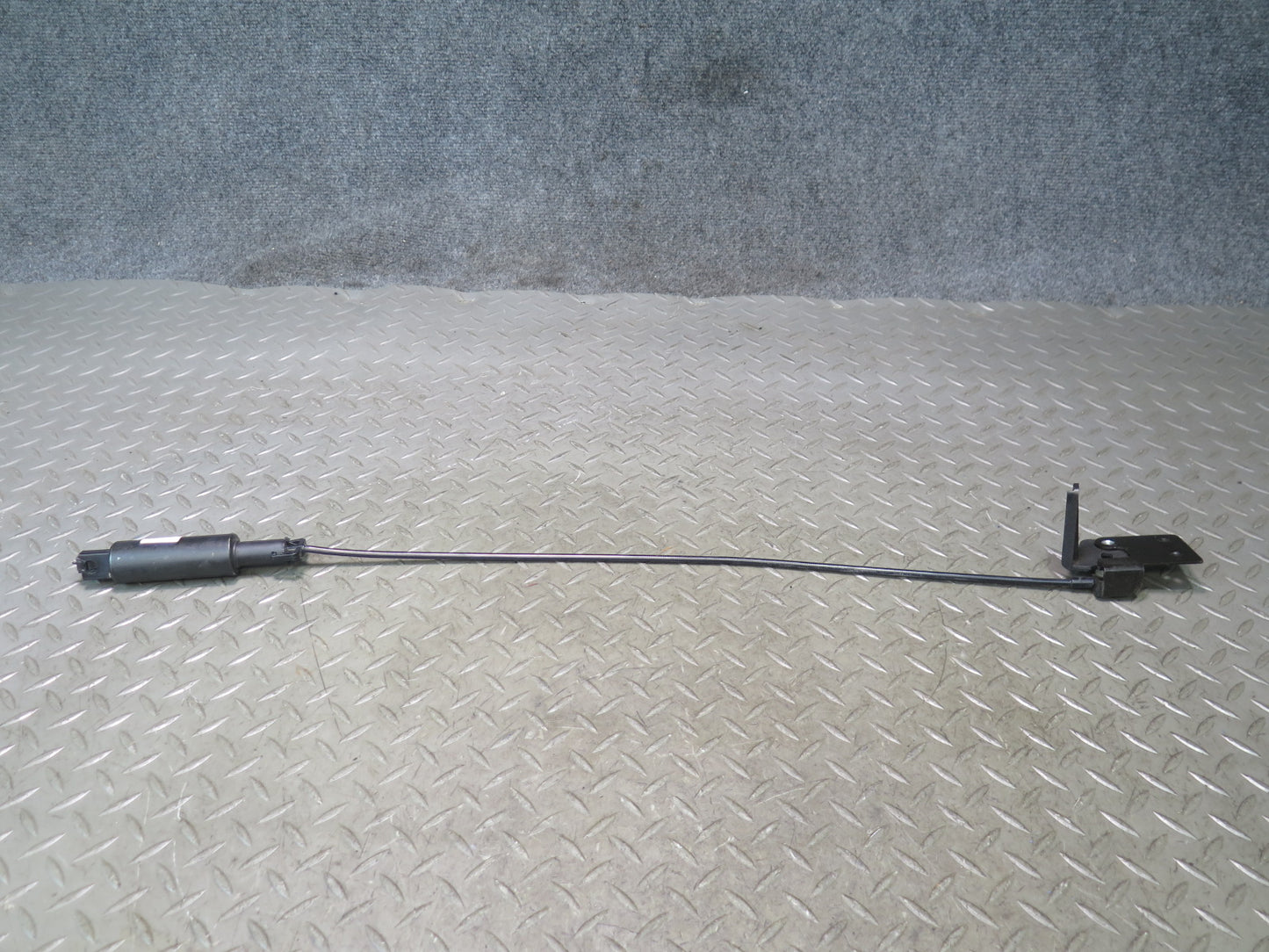 92-96 Chevrolet Corvette C4 Convertible Set of 2 TOP Roof Tonneau Lock Latch OEM