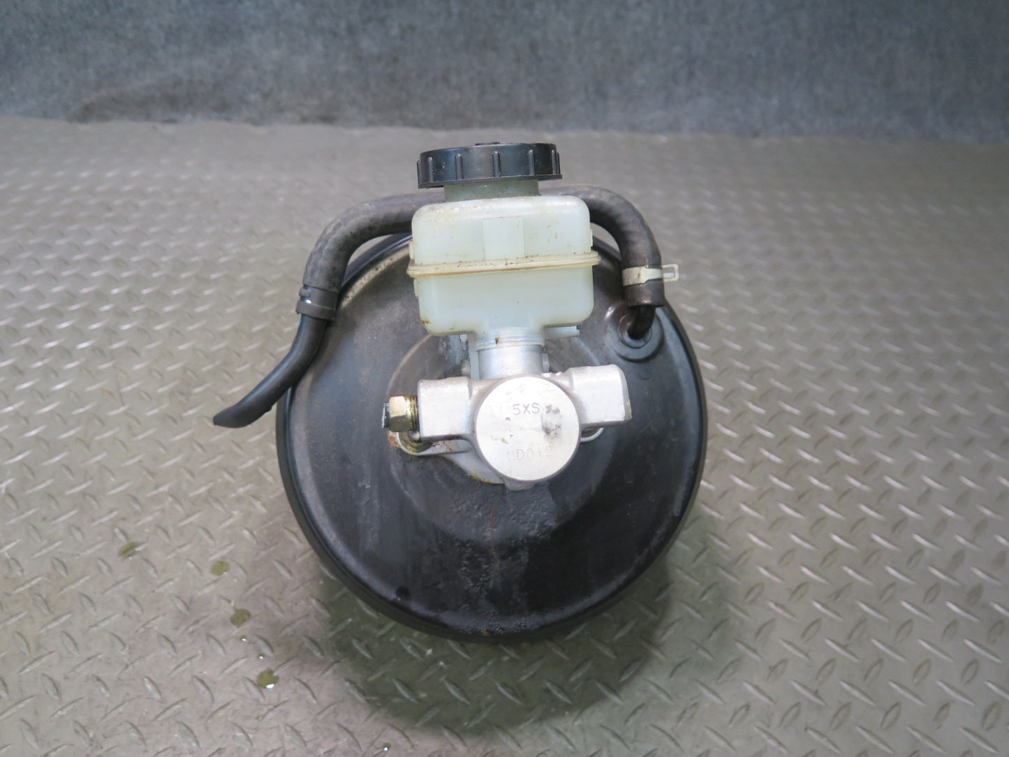 05-06 Nissan 350Z Convertible M/T Brake Master Cylinder Booster Reservoir OEM