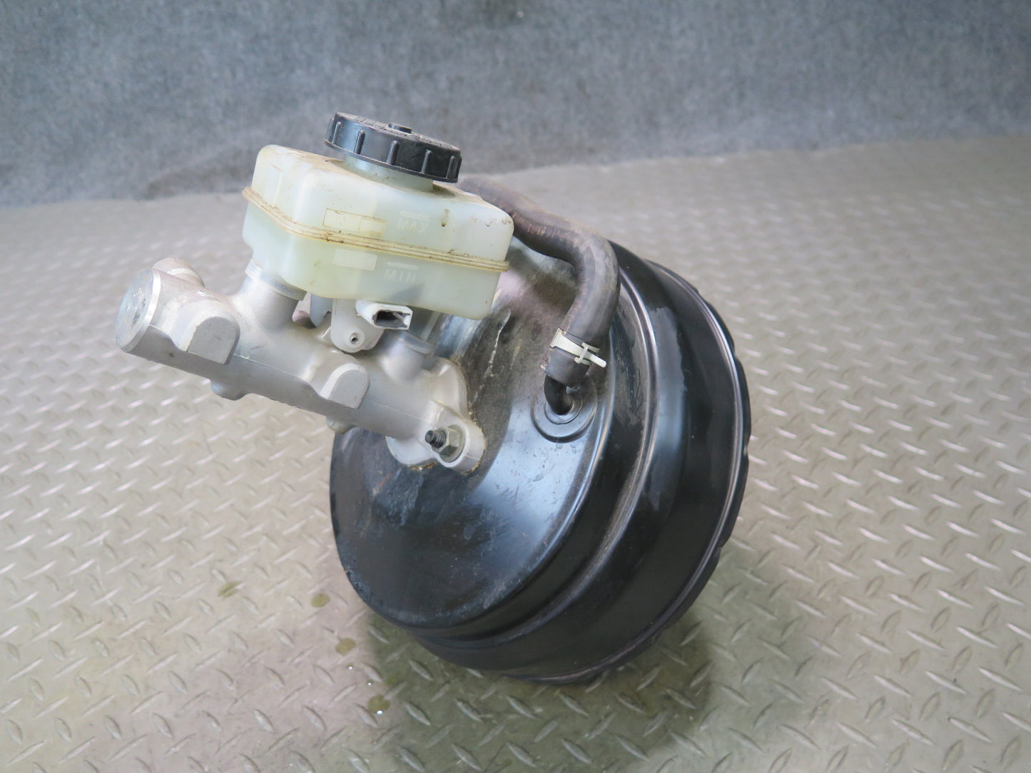 05-06 Nissan 350Z Convertible M/T Brake Master Cylinder Booster Reservoir OEM