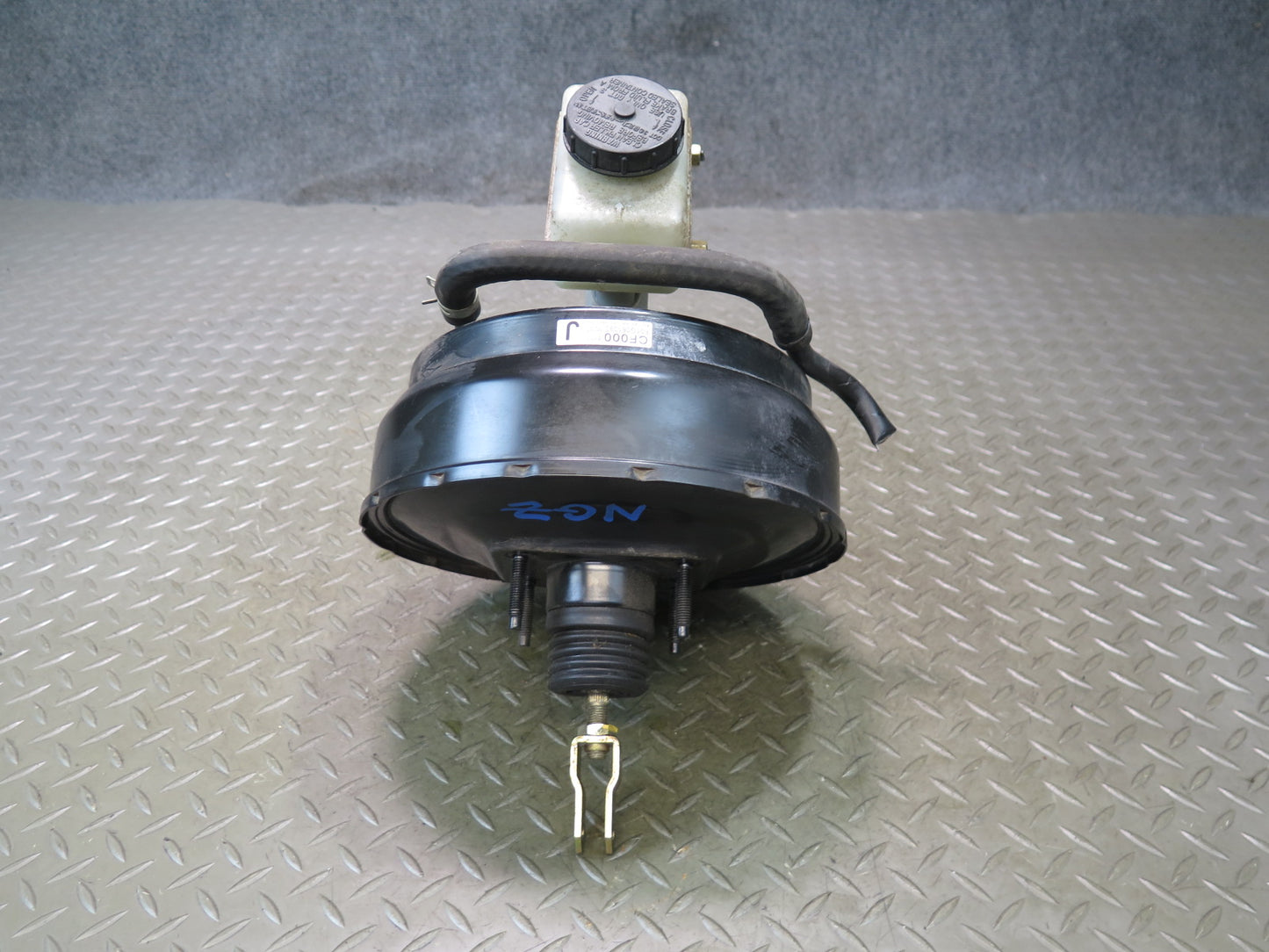 05-06 Nissan 350Z Convertible M/T Brake Master Cylinder Booster Reservoir OEM