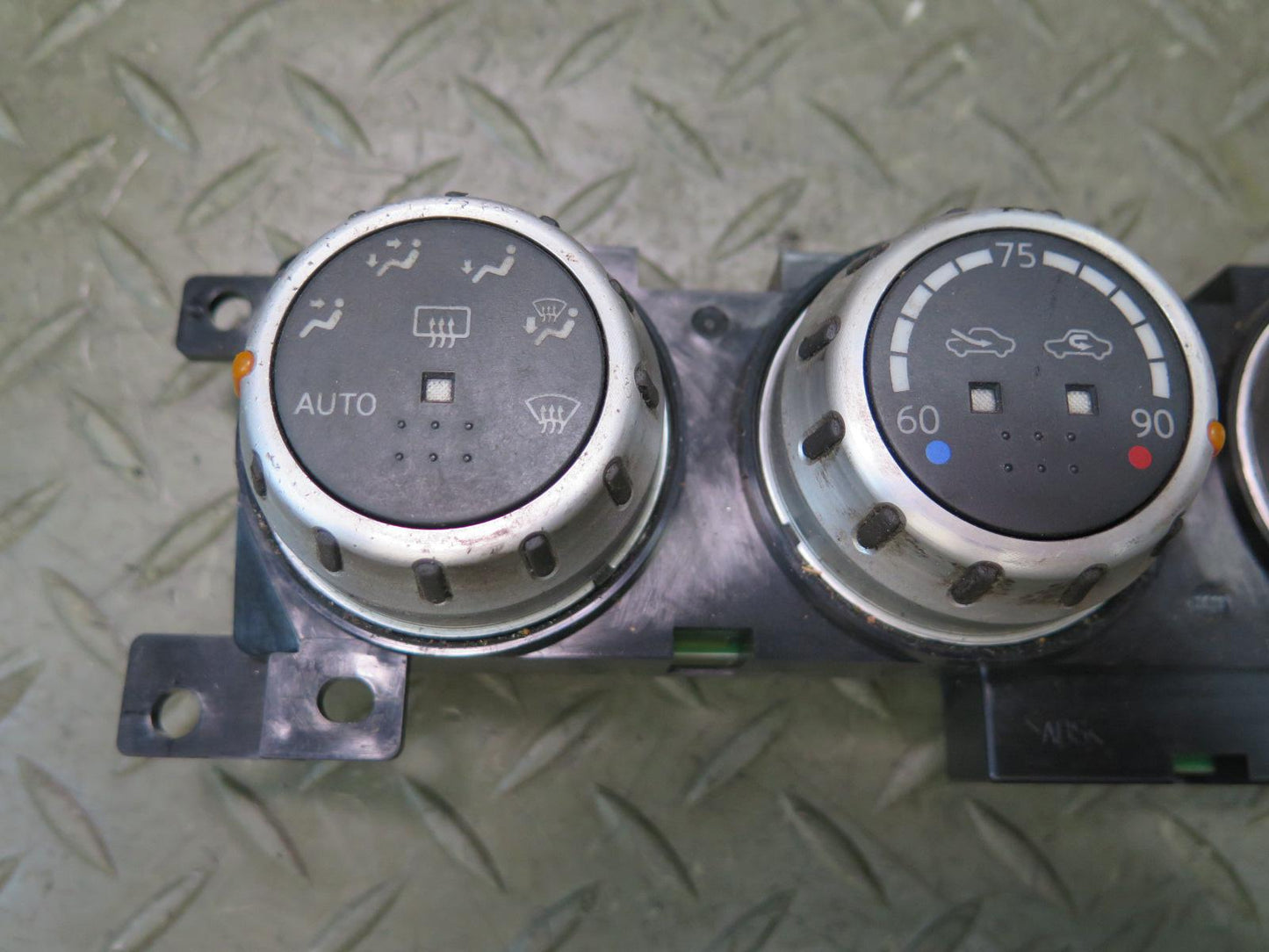 06-09 Nissan Z33 350Z A/C Heater Climate Control Switch Panel 96935-CF40A OEM