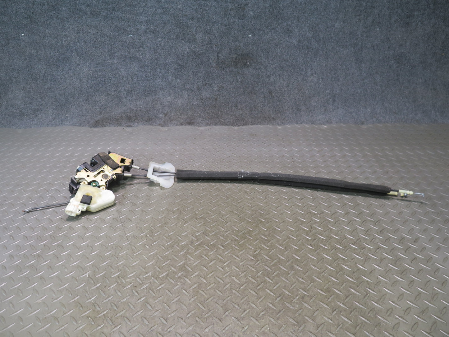 04-09 Nissan Z33 350Z Convertible Left Door Lock Latch Actuator 80553-AL510 OEM