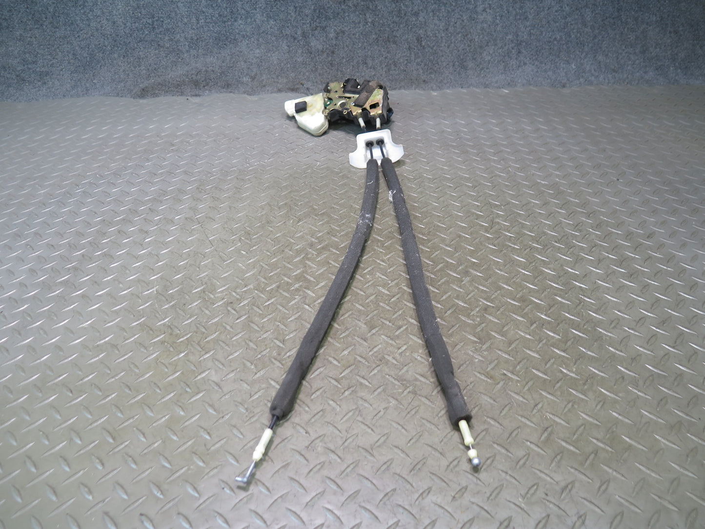 04-09 Nissan Z33 350Z Convertible Left Door Lock Latch Actuator 80553-AL510 OEM