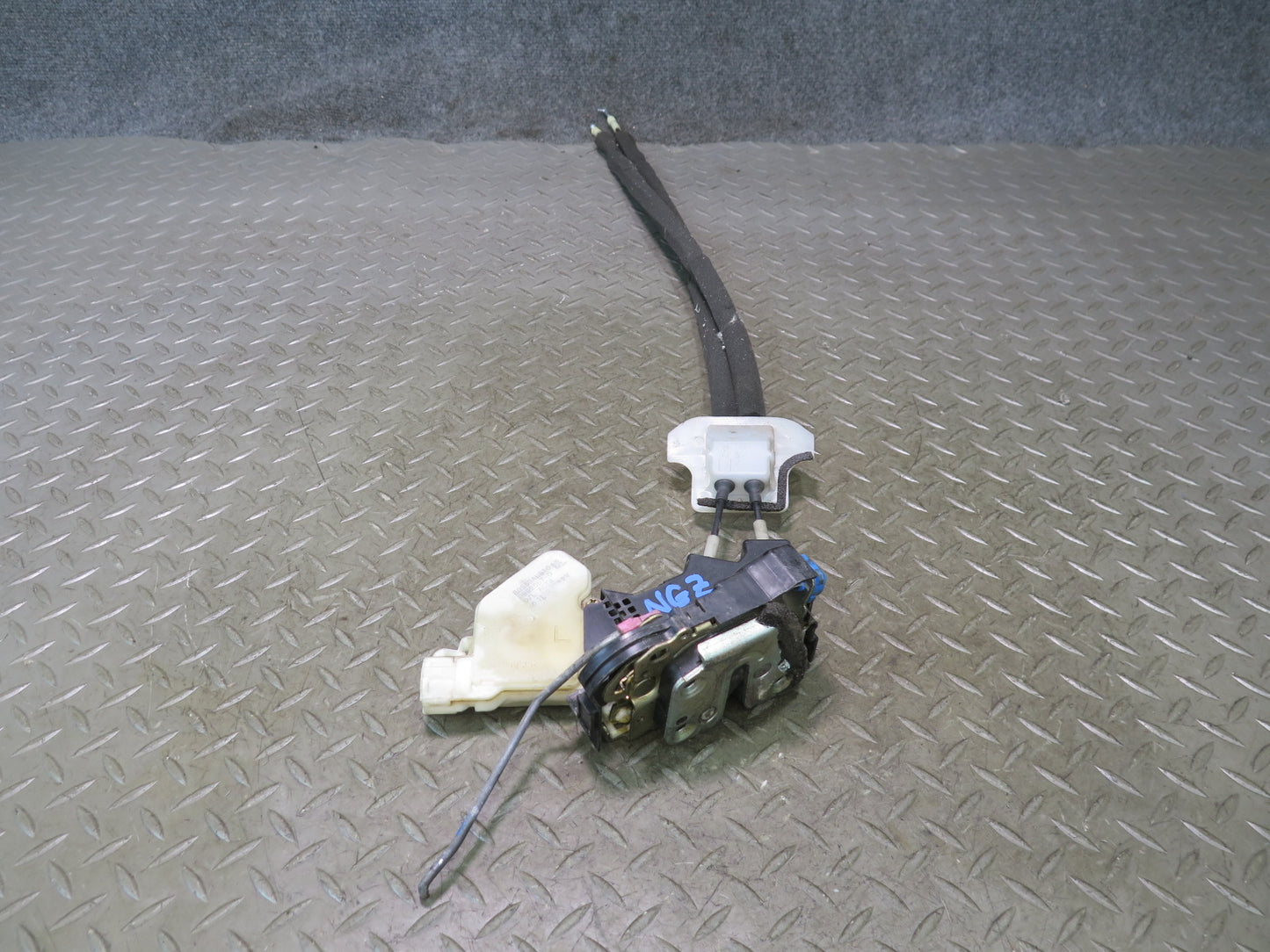 04-09 Nissan Z33 350Z Convertible Left Door Lock Latch Actuator 80553-AL510 OEM