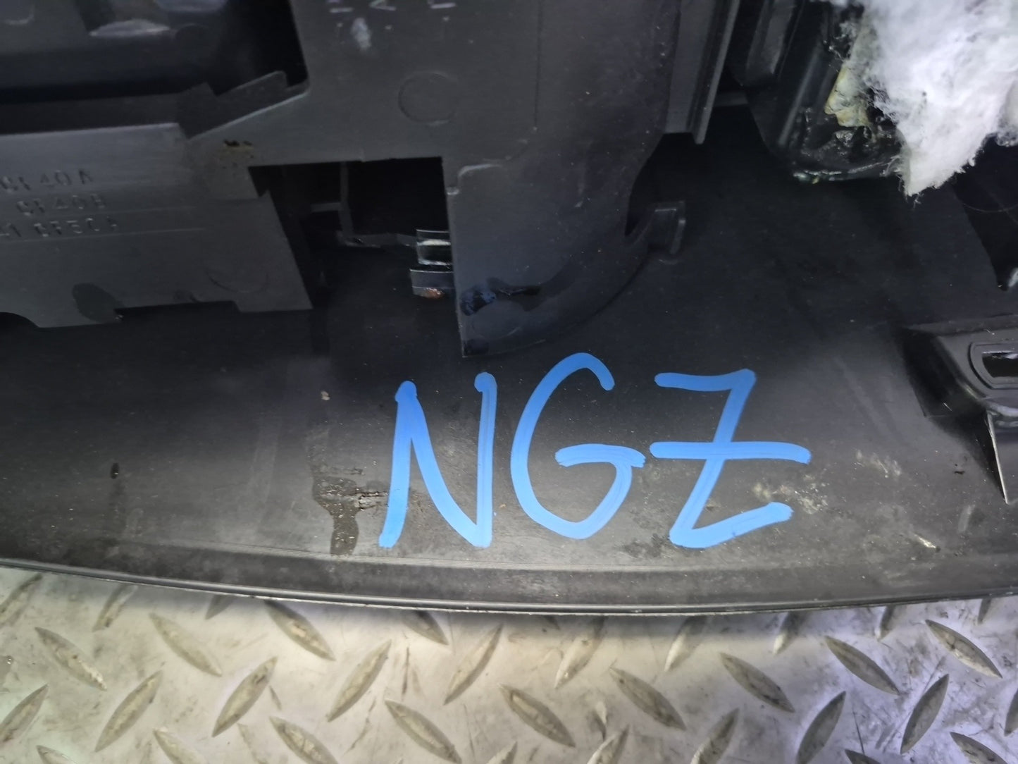 06-09 Nissan 350Z Z33 Convertible M/T Center Console Trim Cover Panel Black OEM