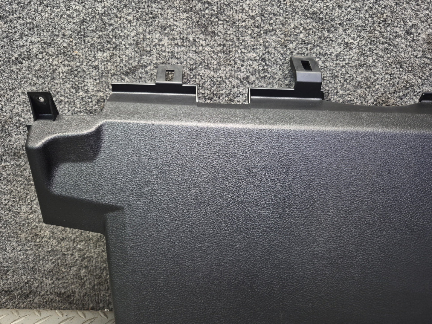 04-07 Nissan Z33 350Z Conv Dash Front Left & Right Knee Trim Panel Black Set OEM